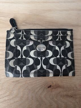 COACH Signature Zip Card Case in Black & Cream